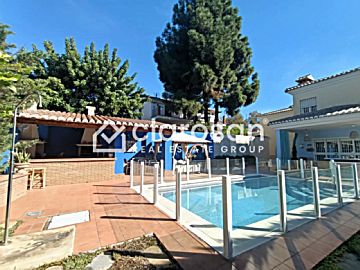Imagen 1 Venta de casa con piscina en Hacienda Altamira (Málaga)