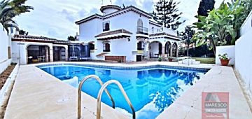  Venta de casa con piscina y terraza en El Coto-Campo de Mijas, El coto